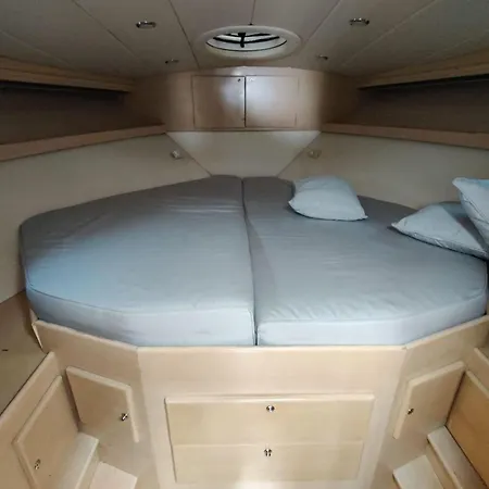 Luxurious Caprie Italia Boat With Breathtaking Ocean Views Semesterbostad Marina Grande (Capri)